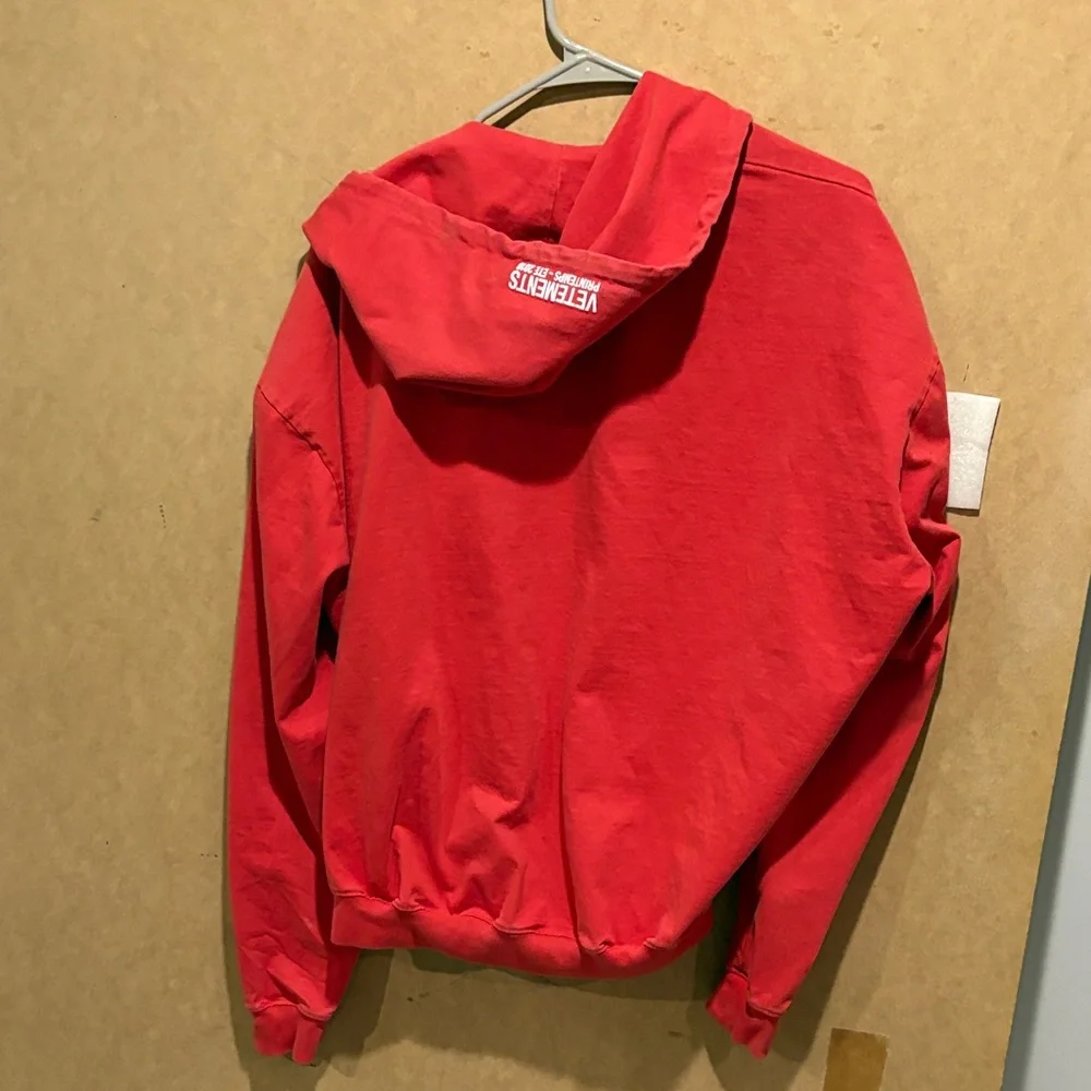 Vetements Red Hoodie - Picture 5 of 6